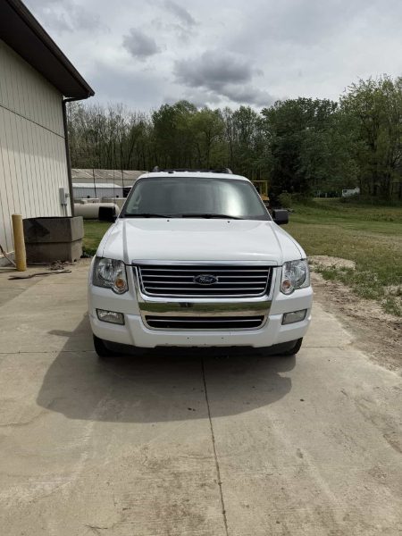 2010 Ford Explorer — photo 1