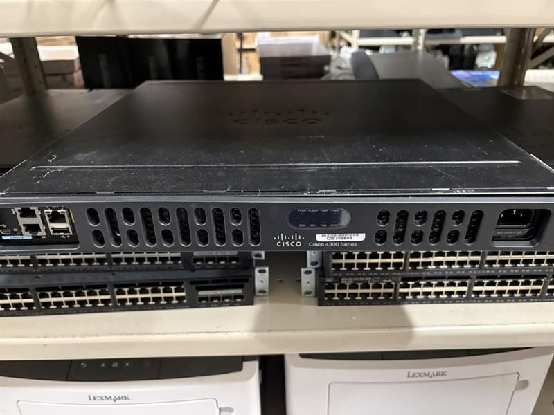 Cisco Router - photo 1