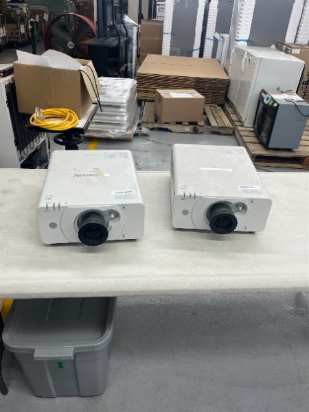 PANASONIC PT-DX500U PROJECTORS - photo 1