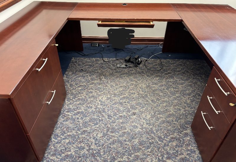 Office Table - photo 1