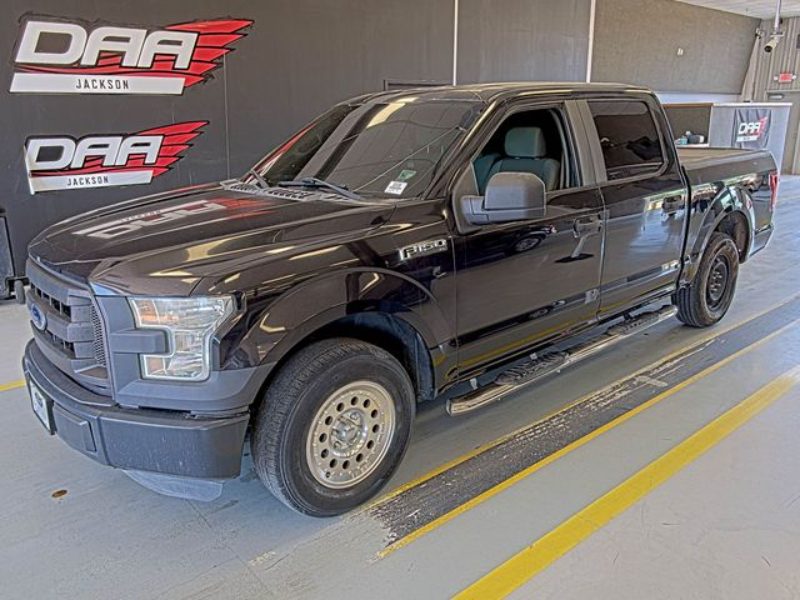 2015 FORD F150 - FLAT TIRE — photo 1