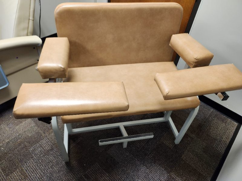 2 Blood Draw Chairs — photo 1
