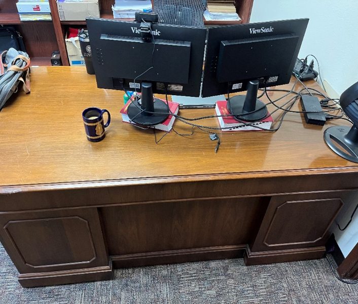 9 Executive Office Desk — photo 1