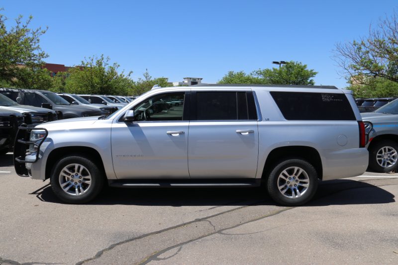 2016 Chevrolet Suburban — photo 1