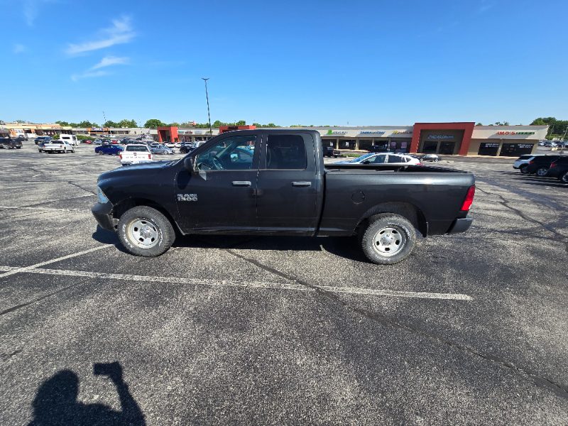 2016 Ram 1500 4WD Quad Cab — photo 1
