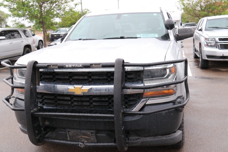 2018 Chevrolet Silverado 4X4 Truck — photo 1