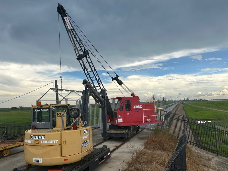 Mounted Lattice Boom Crane — photo 1