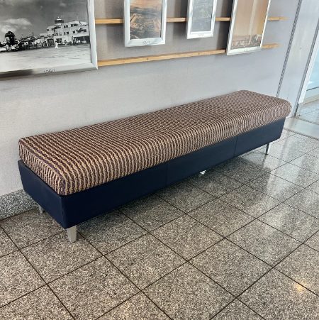 Office Waiting Room Bench — photo 1
