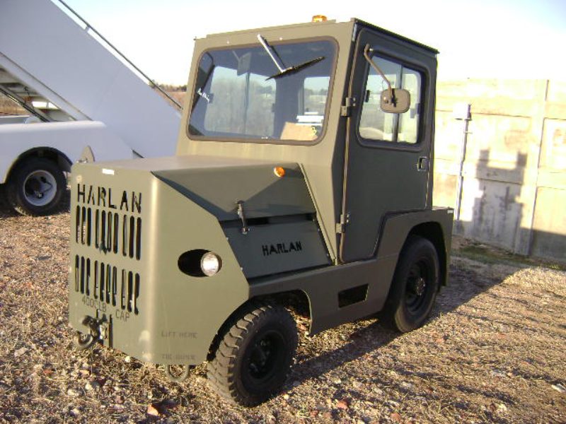 2004 Harlan HTAS 40 Tow Tractor / Baggage Tug — photo 1