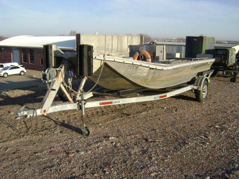 18' Aluminum Boat with Trailer — photo 1