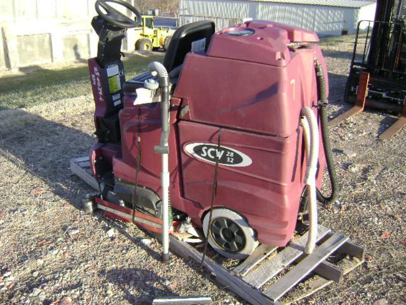 Minuteman SCV 28-32 Rider Scrubber — photo 1