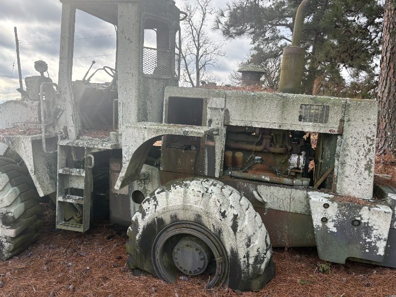 International Harvest Forklift — photo 1