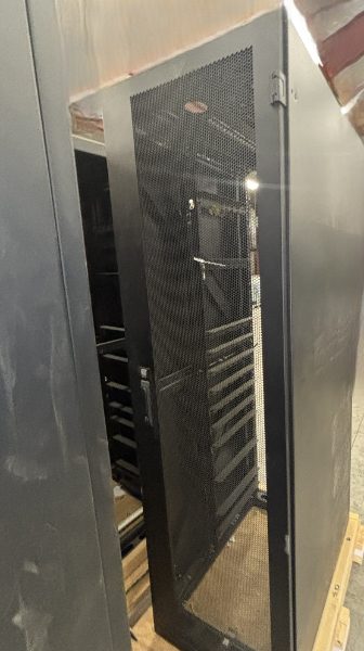 Seismic Server Racks — photo 1