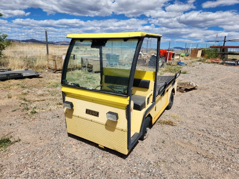 E-Z GO I-875-E Golf Cart — photo 1