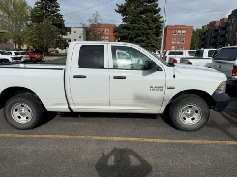 2016 Ram 1500 4WD Pickup Truck — photo 1