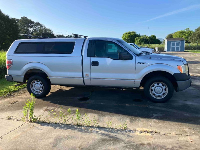 2010 Ford F150 - photo 1