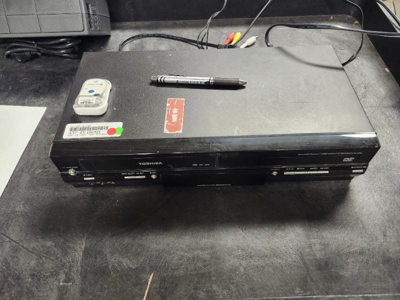 DVD-VCR Combination - photo 1