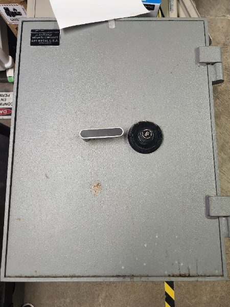 Safe -Scrap Metal - photo 1