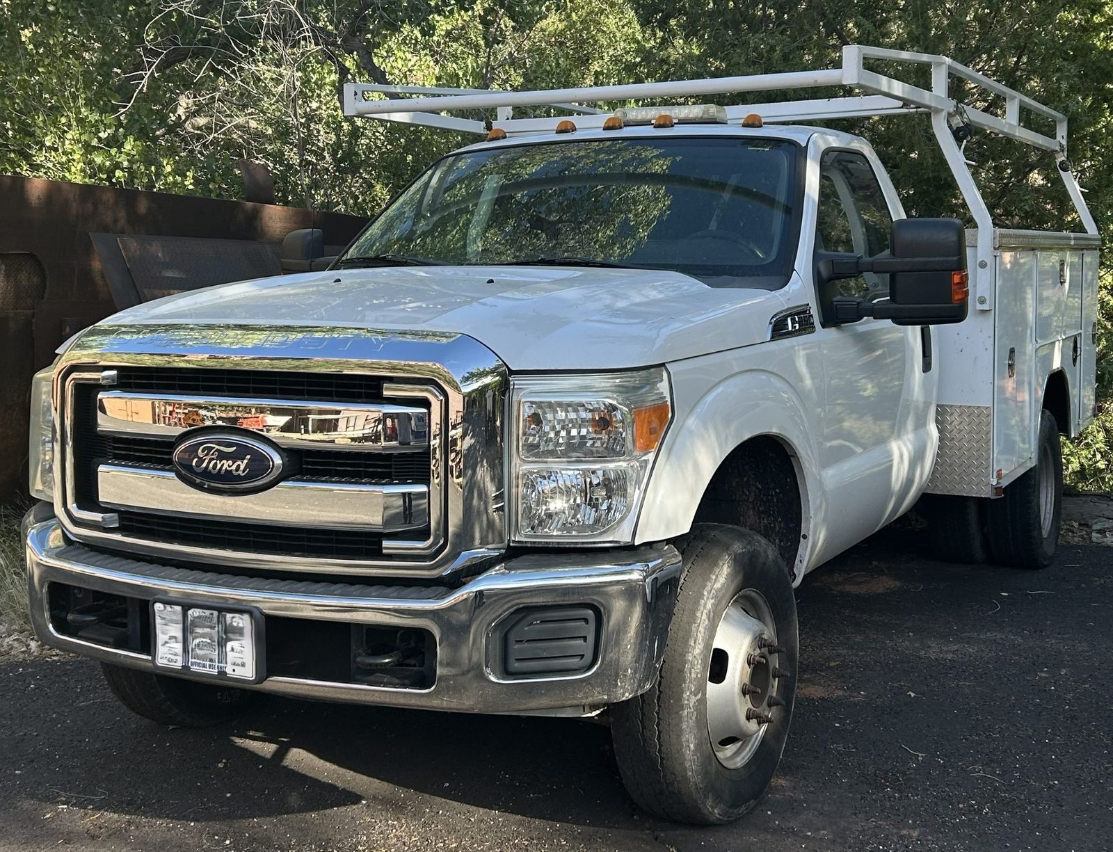 2011 Ford F350 Utility Truck - photo 1