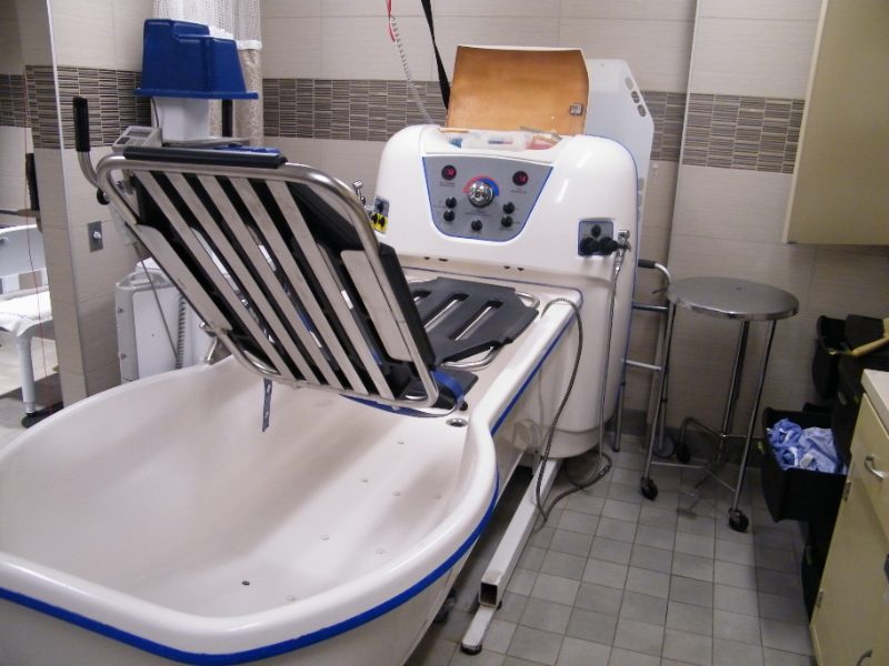 Penner Bath Tub and Lift - photo 1