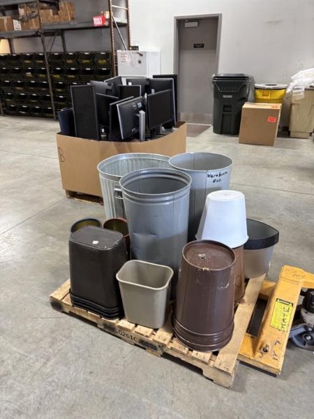 Metal & Plastic Trash Cans - photo 1