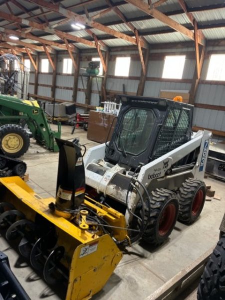 Melroe Bobcat 763 Enclosed Cab Wheeled Skidsteer Loader - photo 1