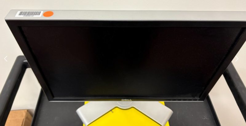 Dell UltraSharp 2007FPB Monitor - photo 1