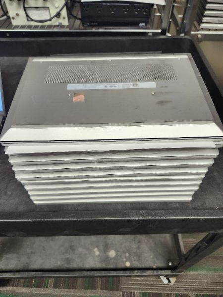 10 Laptop Computers - photo 1
