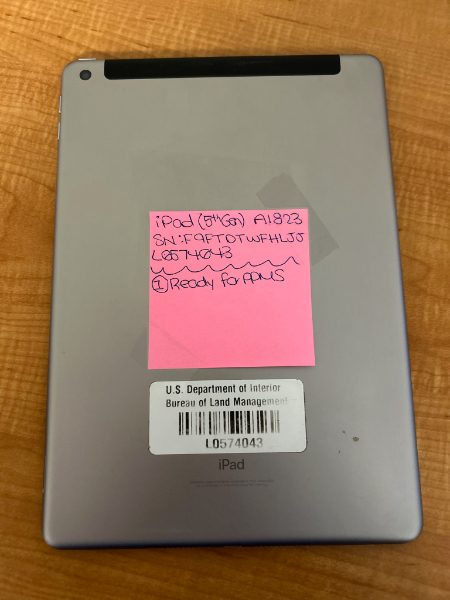 Apple iPad (5th Gen) - photo 1
