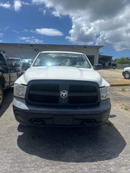 2017 RAM 1500 4X4 — photo 1