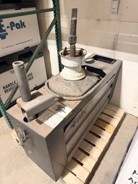 FMC 7600 Dual Power/Mag tire changer — photo 1