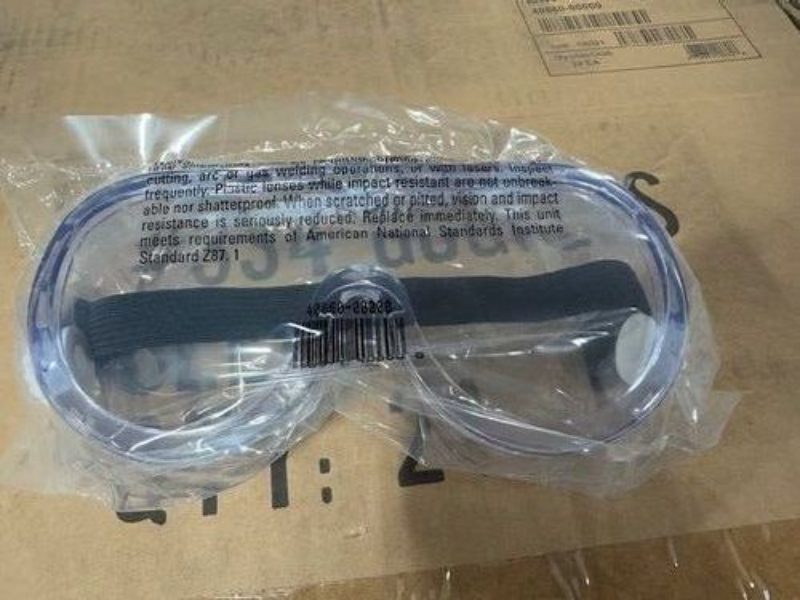 Safety Goggles (1 LOT ) — photo 1