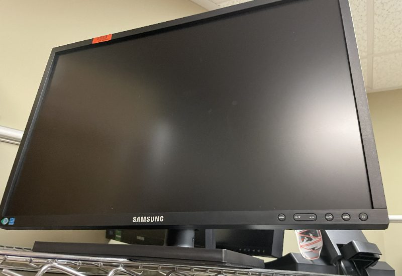 LCD Monitors — photo 1