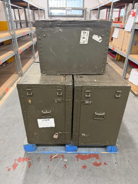 FIELD DESKS — photo 1