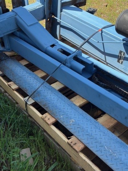 CAR LIFT — photo 1