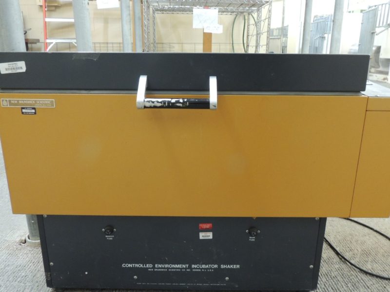 Incubator / Shaker — photo 1