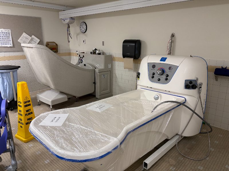 Whirlpool Bath — photo 1