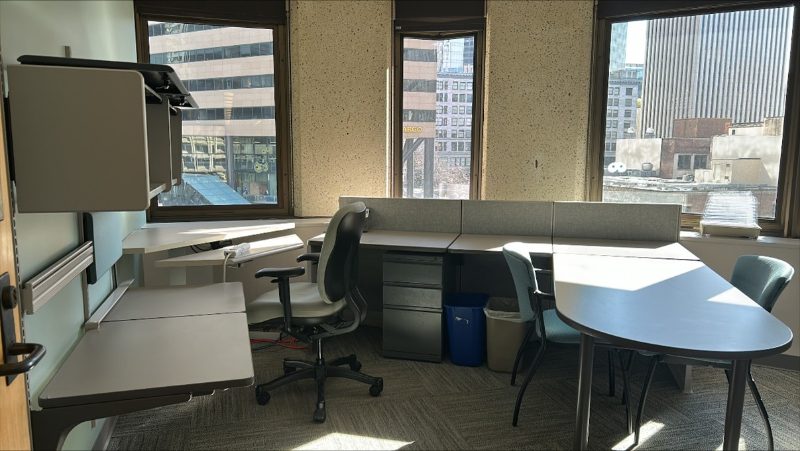 Miscellaneous Office Furniture — photo 1