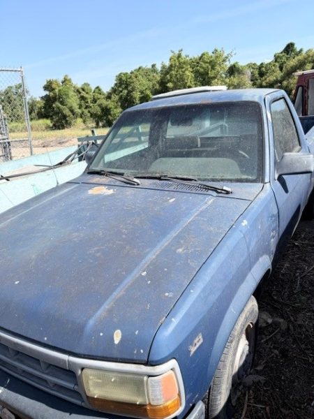 1996 Dodge Dakota — photo 1