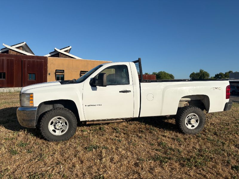2008 Chevrolet Silverado — photo 1