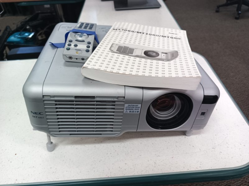 One Lot of Portable Projectors — photo 1