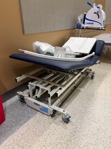 POWER HI-LO TREATMENT TABLE - photo 1