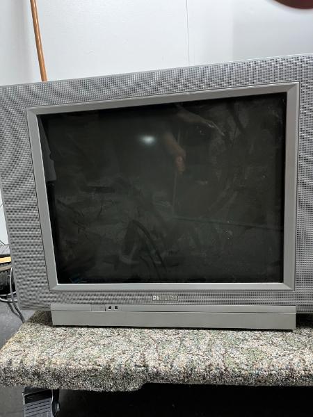 (1) LOT OF TELEVISIONS