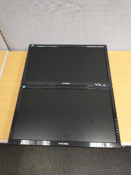 Hyundai 22" monitors