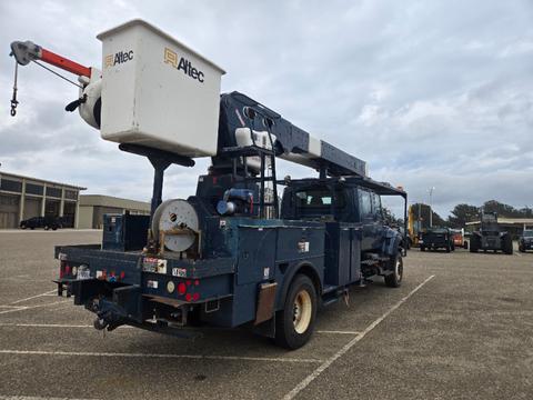 INTERNATIONAL HIGH REACH BUCKET TRUCK