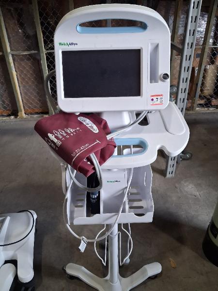 VITAL SIGN MONITOR