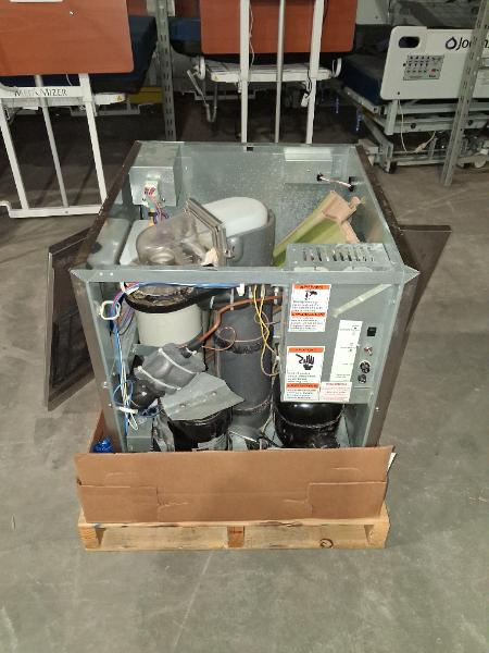 ICE MAKER