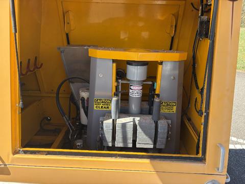 FALLING WEIGHT DEFLECTOMETER (FWD)