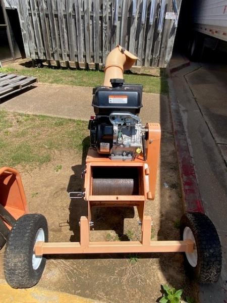 WOOD CHIPPER