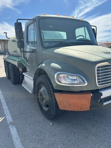 FREIGHTLINER WATER TRUCK